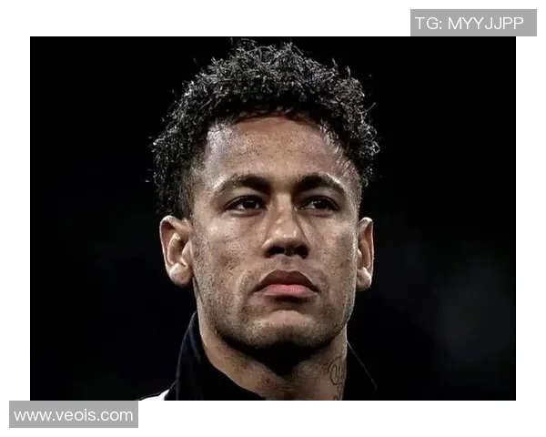 全球足球界的领军人物排行第一的明星球员背后的故事与成就解析