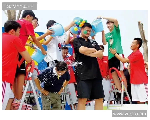 足球明星齐聚冰桶挑战赛为公益助力展现团结精神与运动魅力